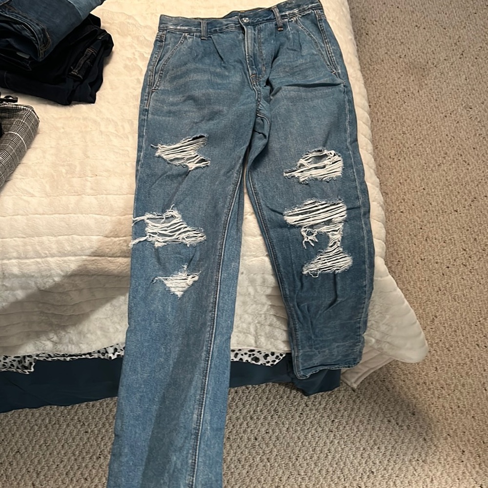 american eagle mom jeans- great condition